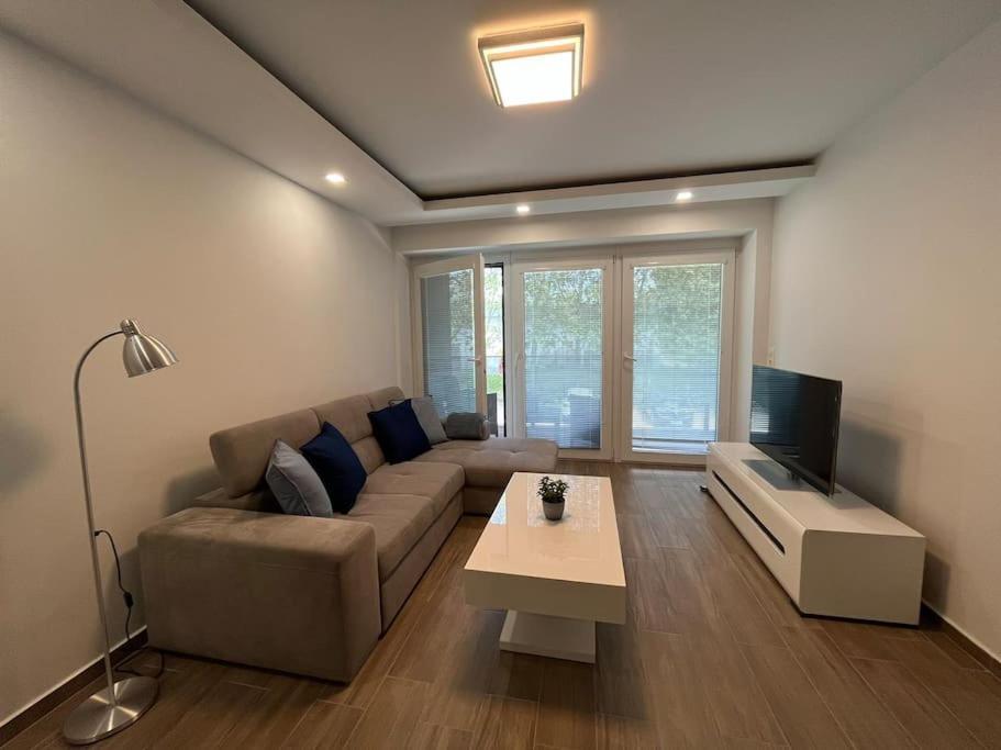 Swan Apartman - Кестхей Экстерьер фото
